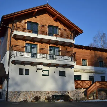 Guest house Tri Kopy*** - Penzion, Restauracia A Pizza *