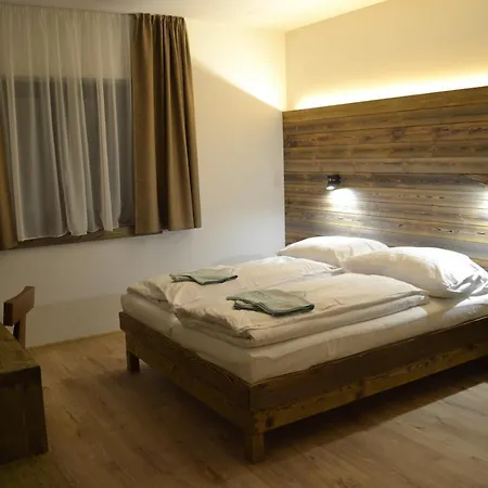 Penzión pre hostí Tri Kopy*** - Penzion, Restauracia A Pizza Smrecany