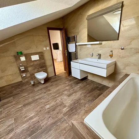 Tri Kopy*** - Penzion, Restauracia A Pizza Guest house Smrecany